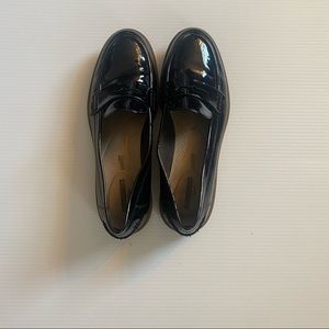 Clarks Patent Faux Leather Slide on Loafers Size 39 1/2 Eu